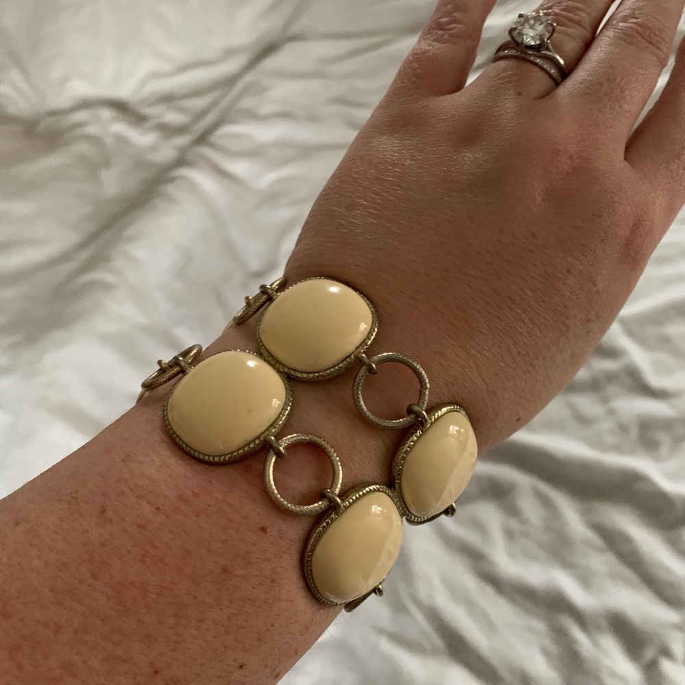 Banana Republic Metal and Cream Bracelet - Picture 2 of 4